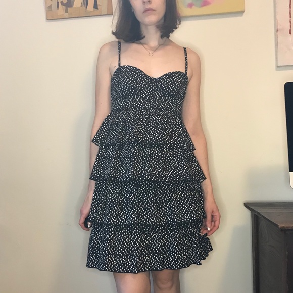 Alice + Olivia tiered ruffle dress - Picture 2 of 10